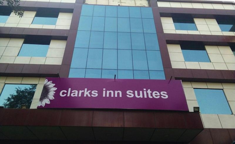 Bluemont Beacon Hotel New Delhi Gurgaon Exterior foto