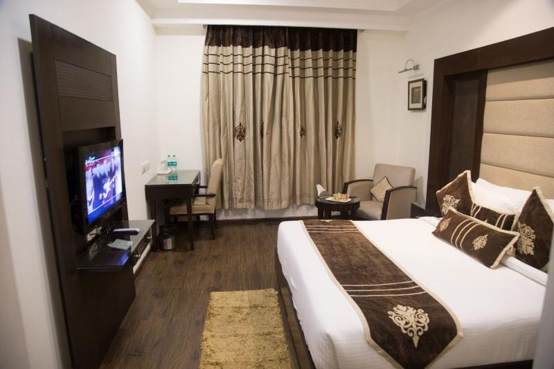 Bluemont Beacon Hotel New Delhi Gurgaon Exterior foto