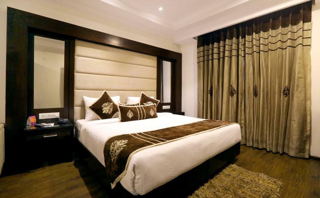 Bluemont Beacon Hotel New Delhi Gurgaon Exterior foto