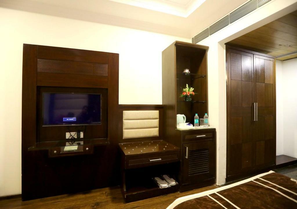 Bluemont Beacon Hotel New Delhi Gurgaon Exterior foto