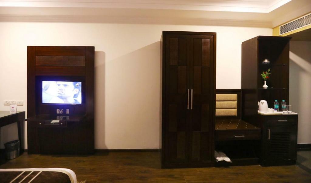Bluemont Beacon Hotel New Delhi Gurgaon Exterior foto