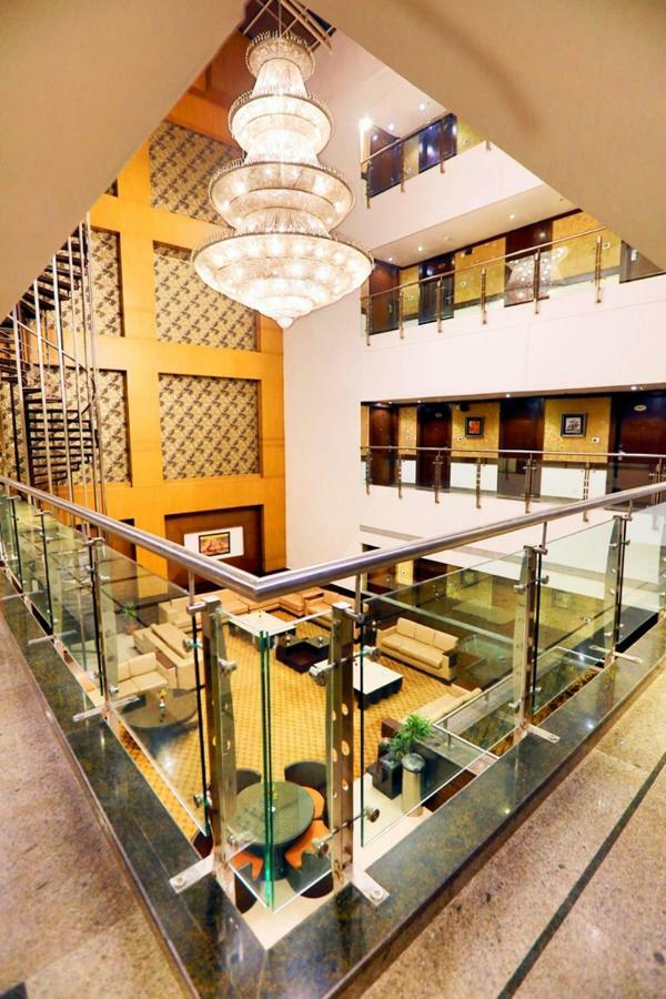 Bluemont Beacon Hotel New Delhi Gurgaon Exterior foto