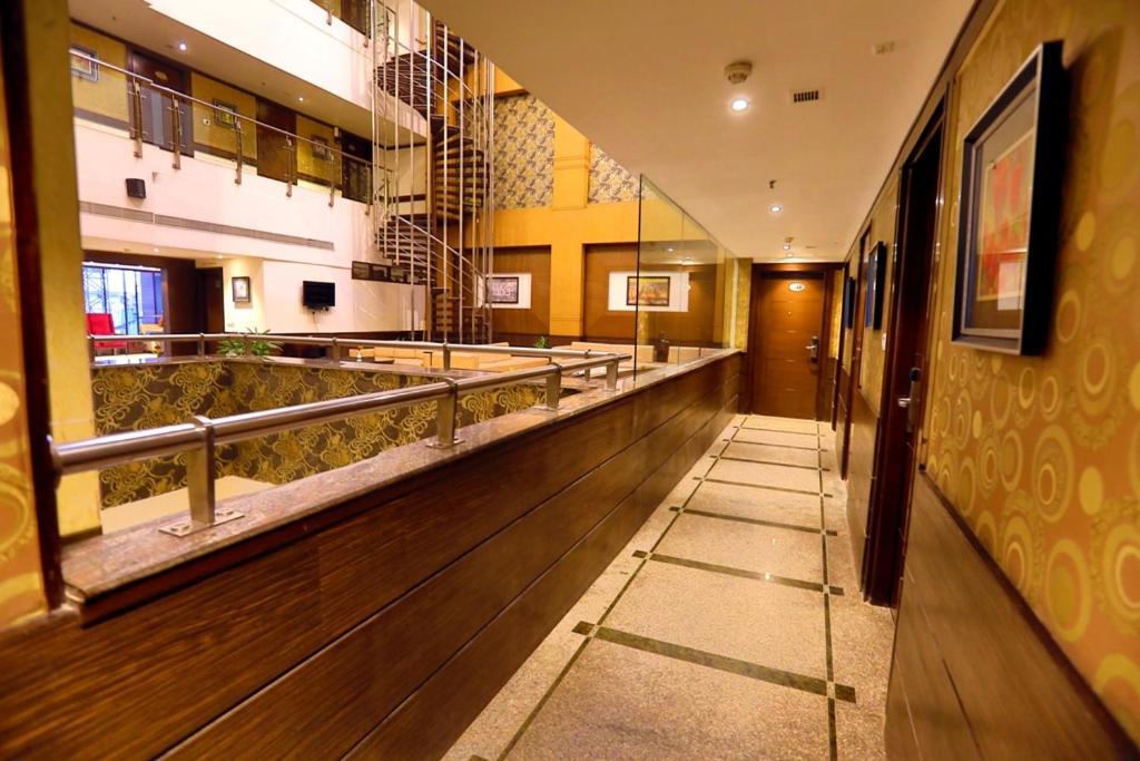 Bluemont Beacon Hotel New Delhi Gurgaon Exterior foto