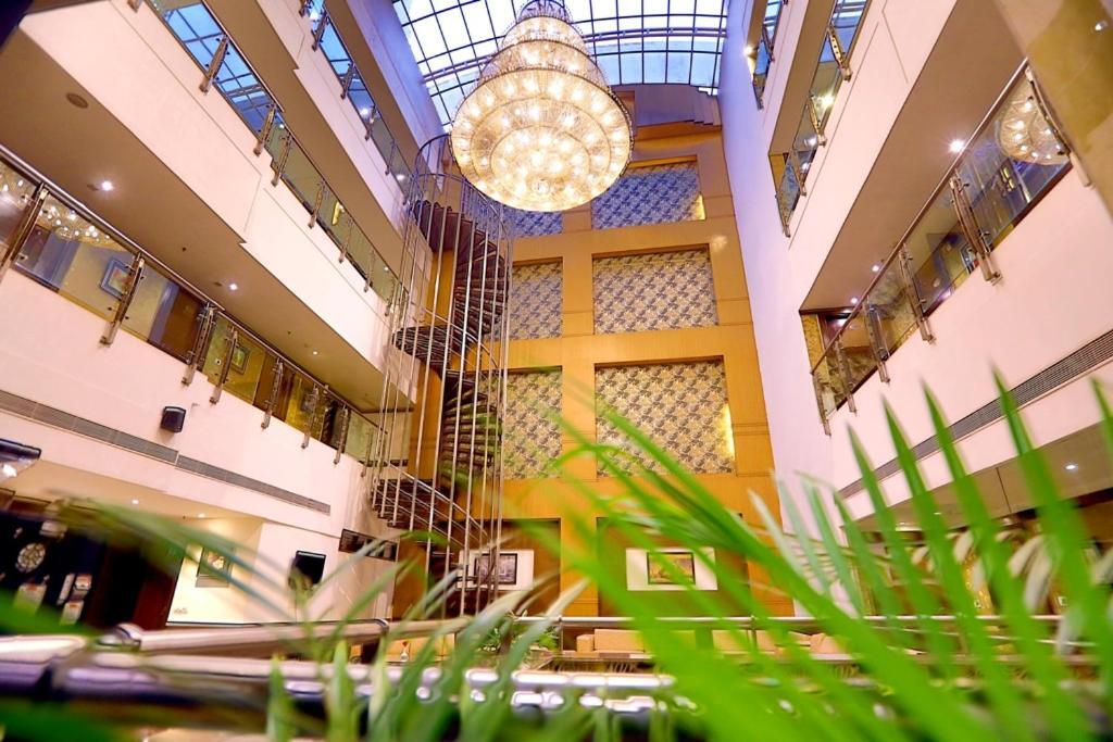 Bluemont Beacon Hotel New Delhi Gurgaon Exterior foto